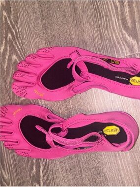 Vibram FiveFingers Women's Pink Minimalist Toe Shoes